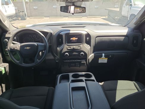 Used 2026 Chevrolet Silverado 1500 Custom w/ LPO, Dark Essentials Package AWD/4WD image 15
