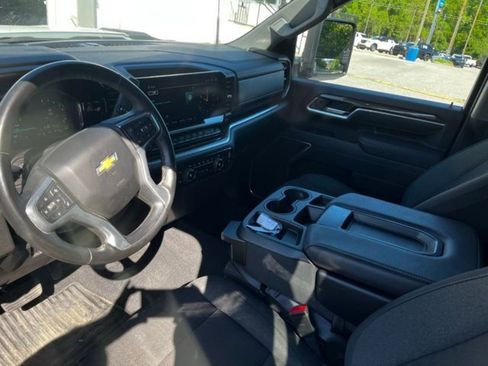 Used 2025 Chevrolet Silverado 2500 LT w/ Convenience Package AWD/4WD image 9