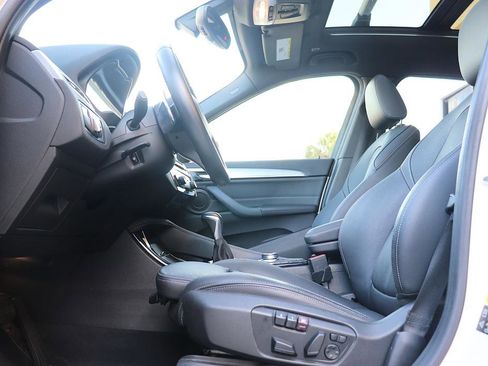 Used 2018 BMW X1 xDrive28i image 17