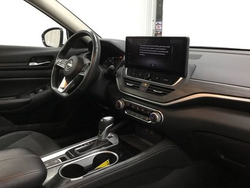 Used 2024 Nissan Altima 2.5 SV w/ SV Premium Package image 22