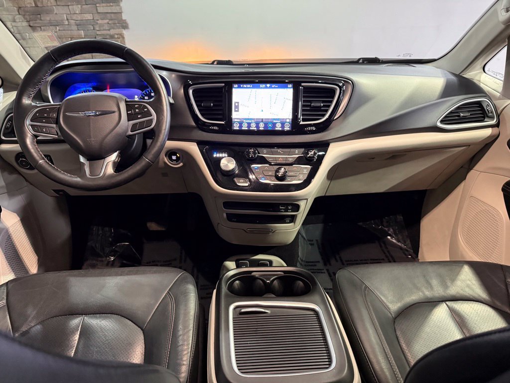 Used 2020 Chrysler Pacifica Touring-L Plus FWD image 27