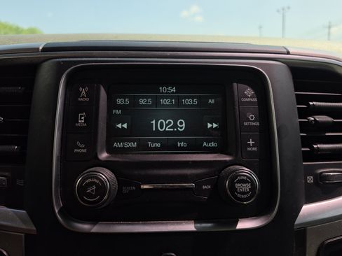 Used 2019 RAM 1500 Classic SLT AWD/4WD image 25