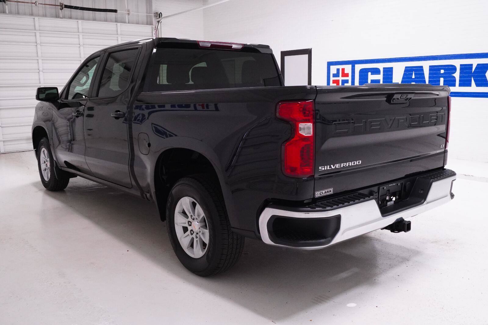 Used 2025 Chevrolet Silverado 1500 LT RWD image 29