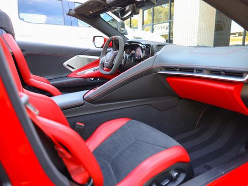 Used 2021 Chevrolet Corvette Stingray Premium Conv w/ Z51 Performance Package RWD image 61