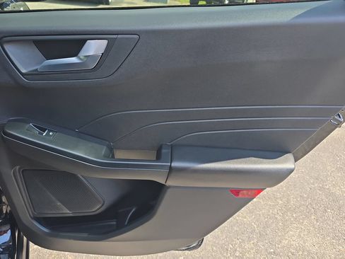 Used 2025 Ford Escape ST-Line FWD image 13