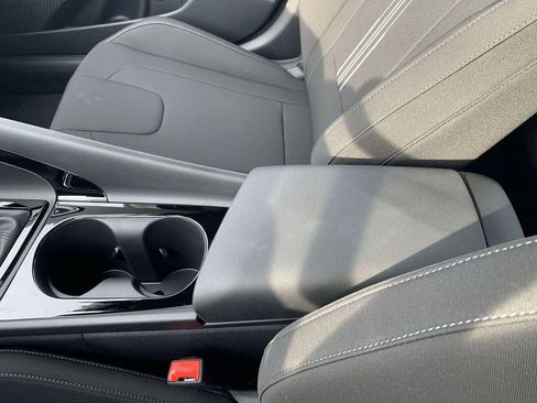 New 2025 Hyundai Elantra SEL image 72