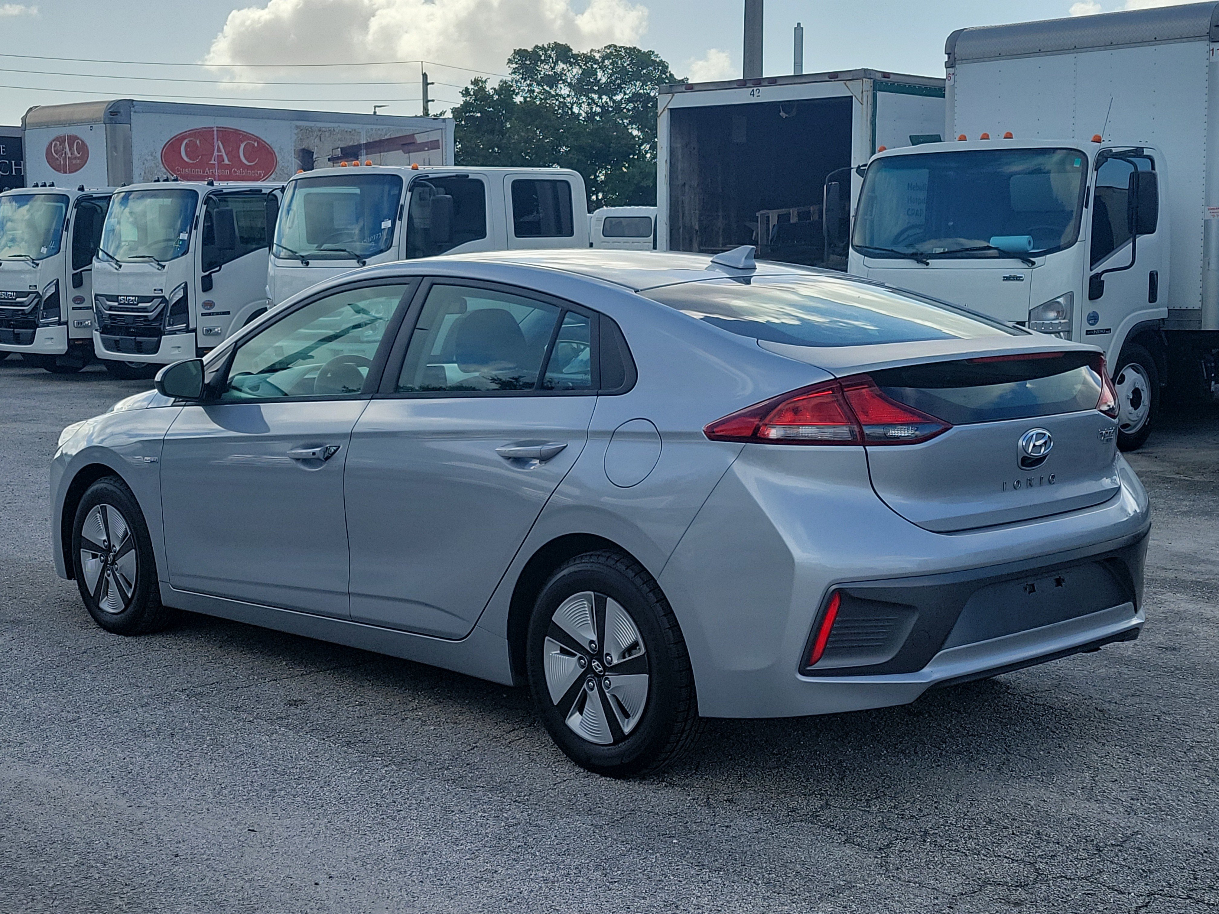 Used 2020 Hyundai Ioniq Blue FWD image 3