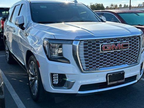 Used 2023 GMC Yukon Denali w/ Denali Reserve Package image 2