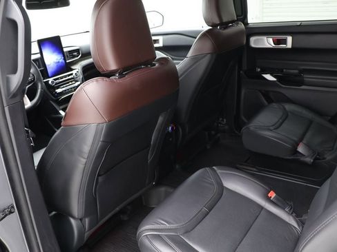 Used 2022 Ford Explorer Platinum w/ Equipment Group 601A image 10