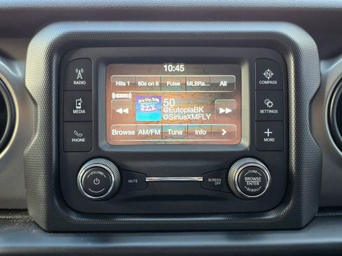 Used 2018 Jeep Wrangler Unlimited Sport image 29