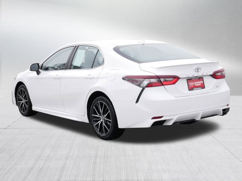Certified 2024 Toyota Camry SE image 5