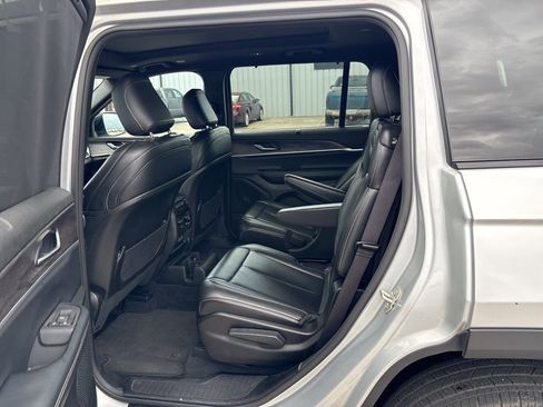 Used 2024 Jeep Grand Cherokee L Limited w/ Luxury Tech Group II image 24