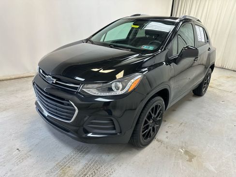 Used 2022 Chevrolet Trax LT w/ Premium Seat Package AWD/4WD image 10