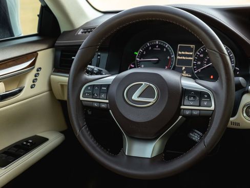 Used 2018 Lexus ES 350 w/ Premier Package FWD image 28