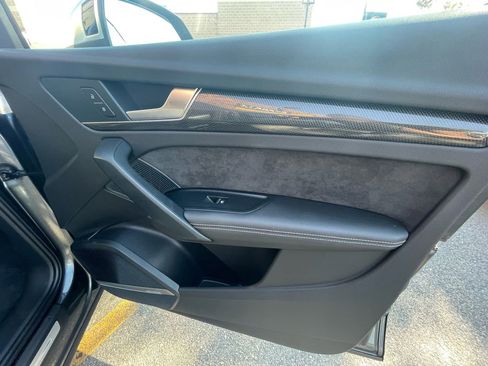 Used 2018 Audi SQ5 Premium Plus w/ S Sport Package image 31