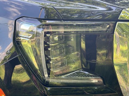 Used 2021 GMC Yukon SLT w/ SLT Luxury Plus Package AWD/4WD image 27