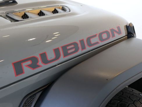 Used 2021 Jeep Gladiator Rubicon w/ Trailer Tow Package AWD/4WD image 31