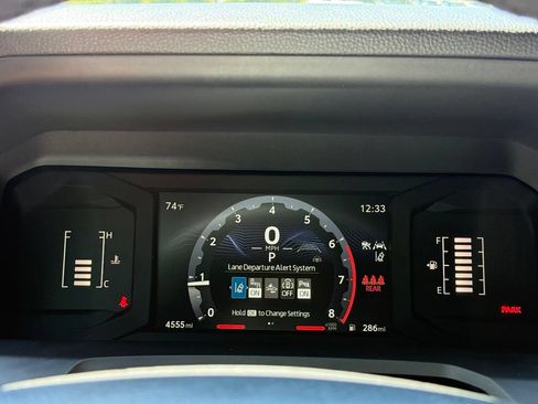 Certified 2025 Toyota Tacoma SR5 AWD/4WD image 28