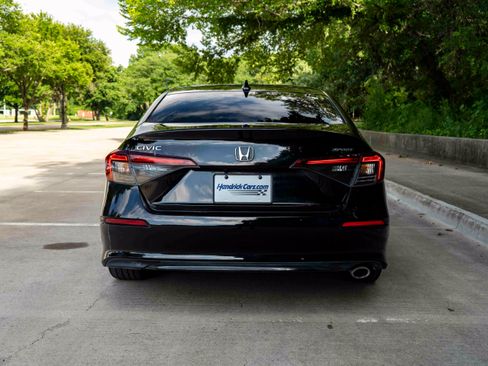 Used 2025 Honda Civic Sport image 8