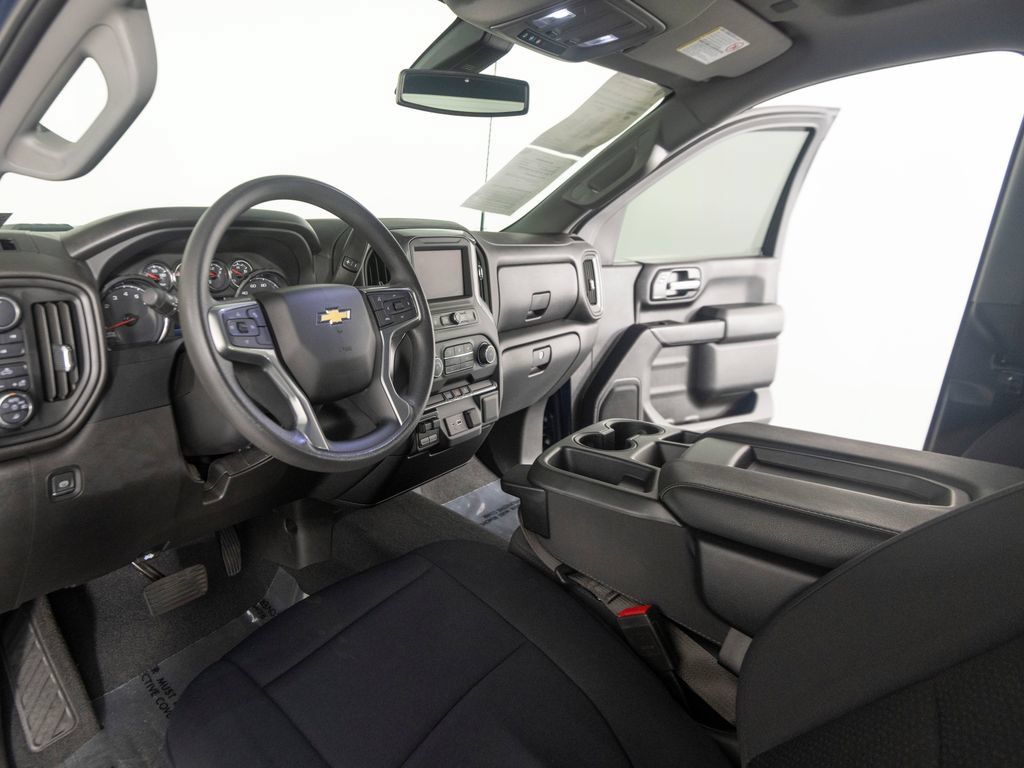 Used 2022 Chevrolet Silverado 2500 Custom w/ Custom Value Package AWD/4WD image 10