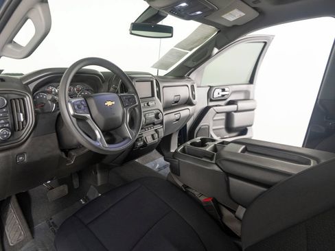 Used 2022 Chevrolet Silverado 2500 Custom w/ Custom Value Package AWD/4WD image 10