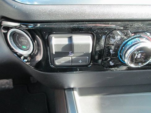 New 2026 GMC Sierra 1500 SLT w/ SLT Premium Plus Package image 16