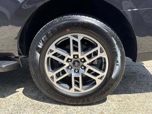 New 2026 Ford Expedition Active RWD image 3