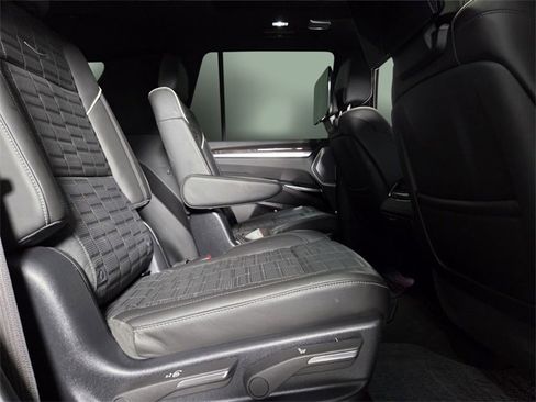 Certified 2025 Cadillac Escalade Sport Platinum image 15