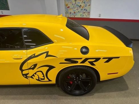 Used 2017 Dodge Challenger SRT Hellcat RWD image 54