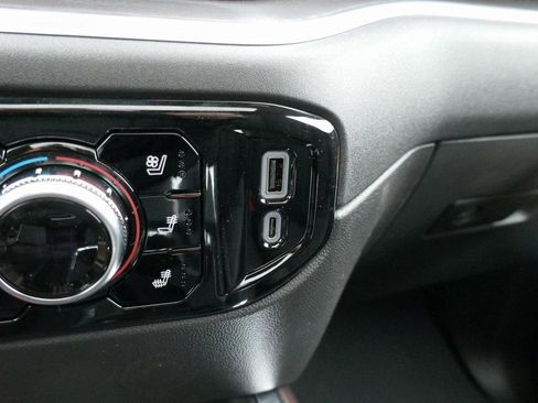 New 2026 GMC Sierra 1500 SLT image 23