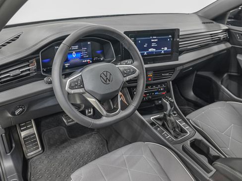 Used 2025 Volkswagen Jetta Sport image 14