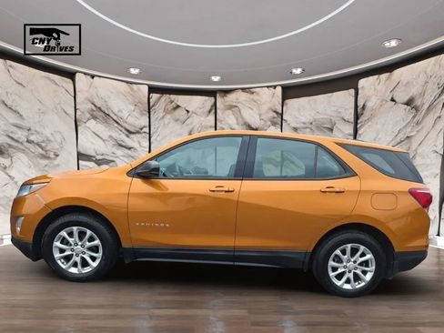 Used 2018 Chevrolet Equinox LS AWD/4WD image 8