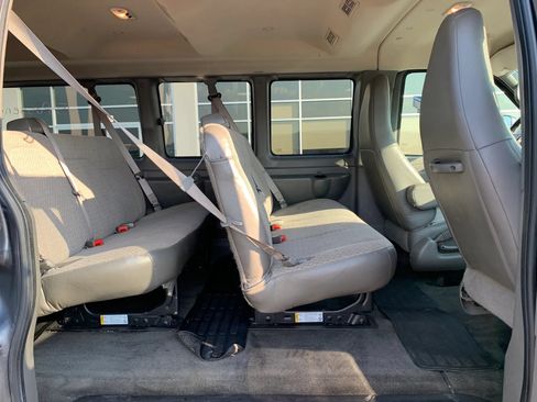 Used 2017 Chevrolet Express 3500 LT w/ LT Preferred Equipment Group RWD image 27