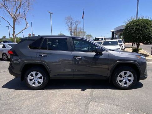 Used 2025 Toyota RAV4 LE AWD/4WD image 2
