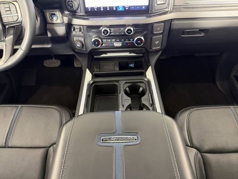 Used 2025 Ford F450 Platinum w/ FX4 Off-Road Package image 16