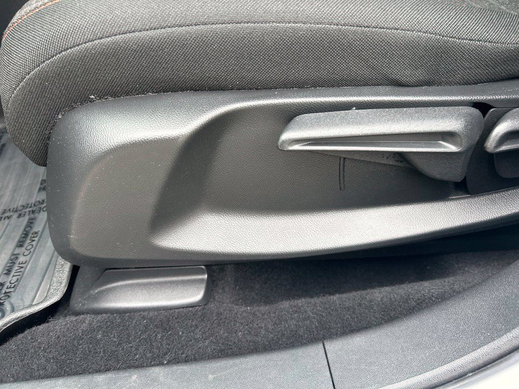 Used 2025 Honda HR-V Sport image 16