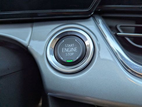 Used 2025 Chevrolet Trax LT w/ LT Convenience Package image 24