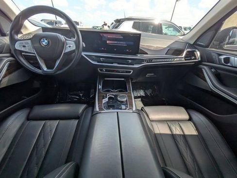 Used 2023 BMW X7 xDrive40i image 11