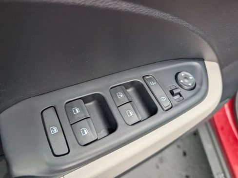 Used 2023 Hyundai Venue SEL w/ Cargo Package FWD image 15