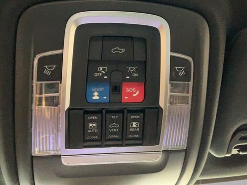 Used 2020 RAM 2500 Laramie w/ Night Edition AWD/4WD image 18
