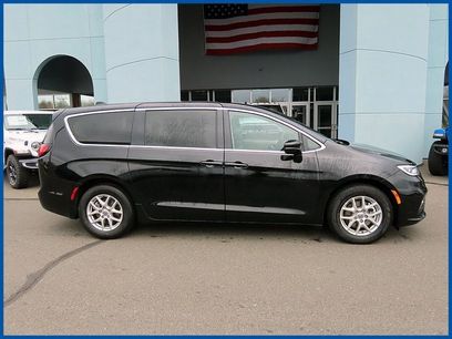 Certified 2024 Chrysler Pacifica Touring-L