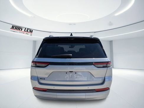 New 2026 Jeep Grand Cherokee Limited AWD/4WD image 4