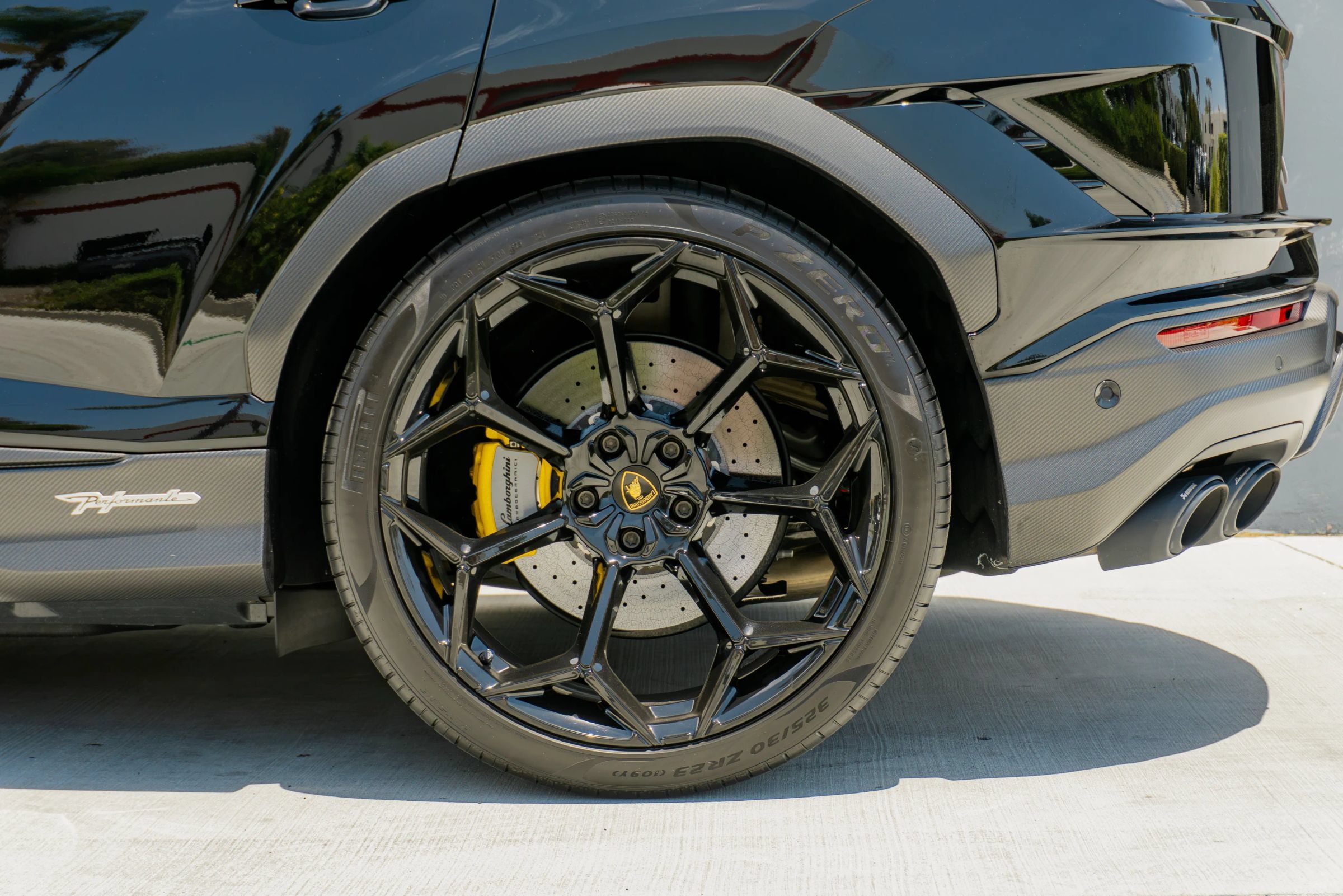 Used 2024 Lamborghini Urus Performante AWD/4WD image 23