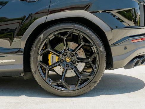 Used 2024 Lamborghini Urus Performante AWD/4WD image 23