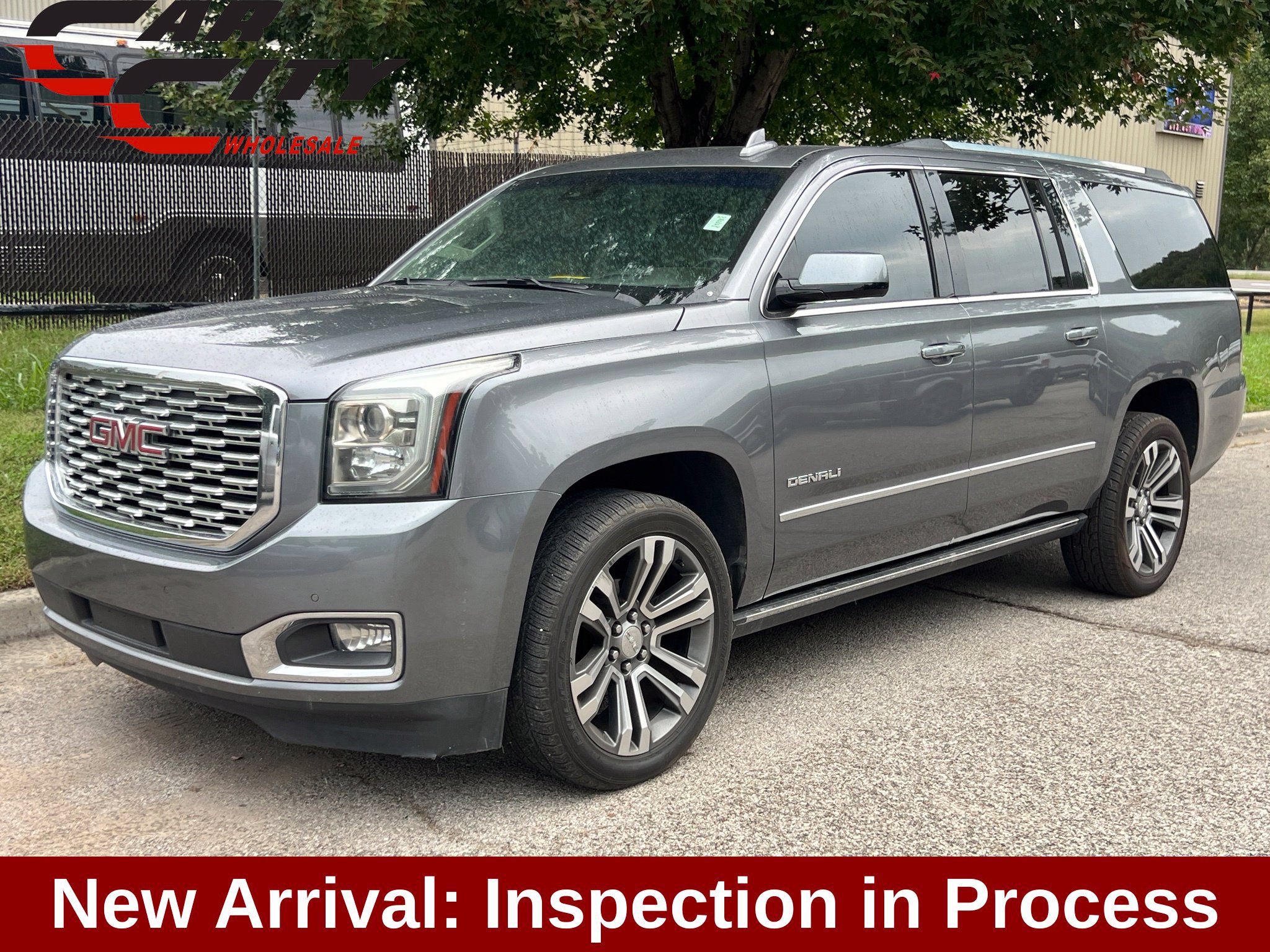 Used 2020 GMC Yukon XL Denali w/ Denali Premium Package AWD/4WD image 1