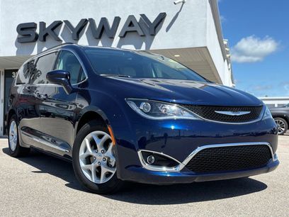 Used 2017 Chrysler Pacifica Touring-L