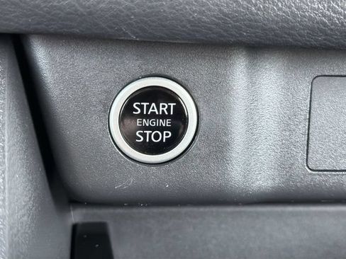 Used 2023 Nissan Rogue SV FWD image 20