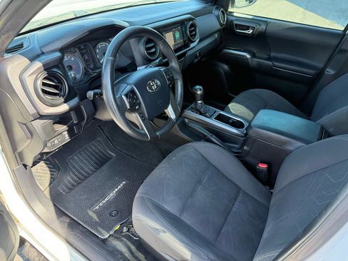 Used 2016 Toyota Tacoma TRD Sport w/ Towing Package image 13