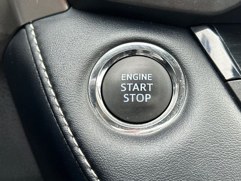 Used 2018 Toyota RAV4 XLE FWD image 22