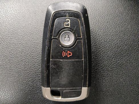 Used 2020 Ford Escape SE image 32